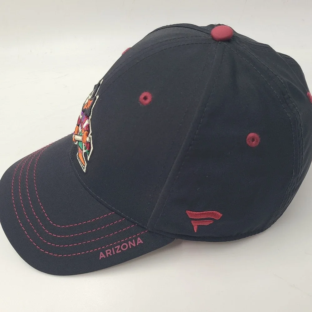 Arizona Coyotes Hat Fitted S-M Fanatics Black‎ NHL Hockey Kachina Phoenix Men